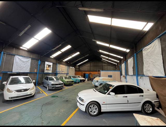 1,700M² WORKSHOP FOR SALE IN DAGGAFONTEIN